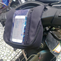 Túi treo đầu xe máy loại dọc cảm ứng điện thoại có lỗ sạc pin tiện ích